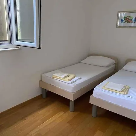 In 6258 Апартаменты